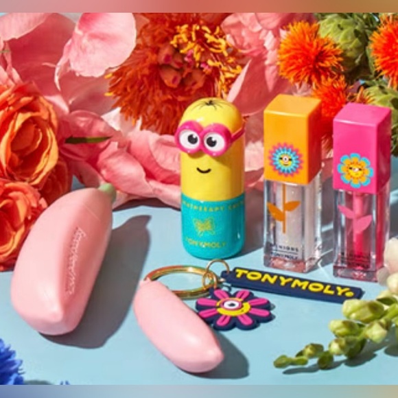TONYMOLY
Minions Lip Gloss (02 Vibes) - Picture 3 of 10